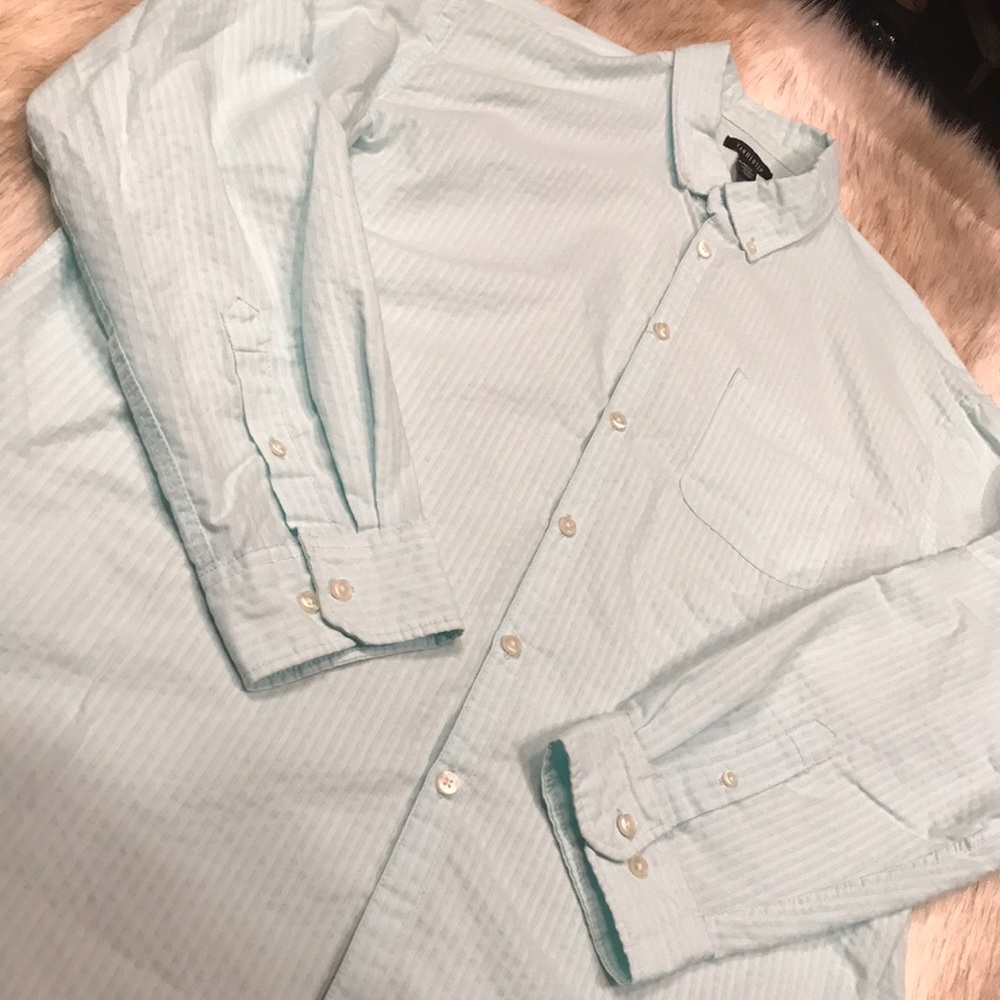 Van Heusen Long Sleeve Button-Down Dress Shirt XL Light Blue Cotton Blend